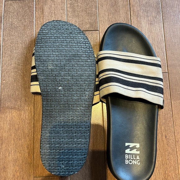 Sandals - Picture 2 of 3